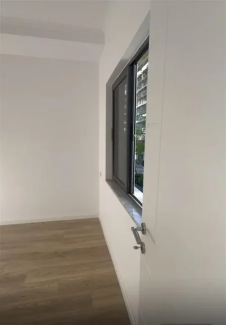 Tirane, jepet me qera apartament 1+1+Ballkon Kati 1, 60 m² 400 € 
