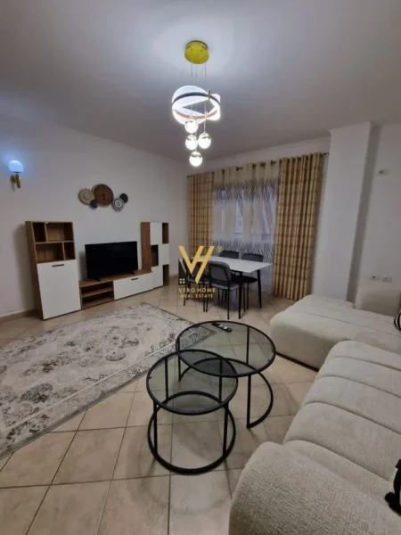 Tirane, jepet me qera apartament 2+1+Ballkon Kati 4, 94 m² 650 € (KOPSHTI ZOOLOGJIK)