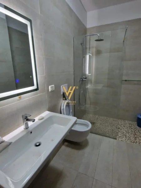 Tirane, jepet me qera apartament 2+1+Ballkon Kati 4, 94 m² 650 € (KOPSHTI ZOOLOGJIK)