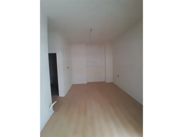 Tirane, shes apartament 2+1+Ballkon Kati 6, 127 m² 269.000 € (Vasil Shanto)