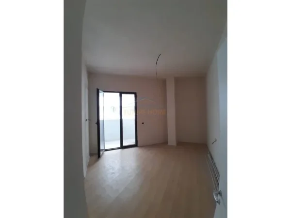 Tirane, shes apartament 2+1+Ballkon Kati 6, 127 m² 269.000 € (Vasil Shanto)