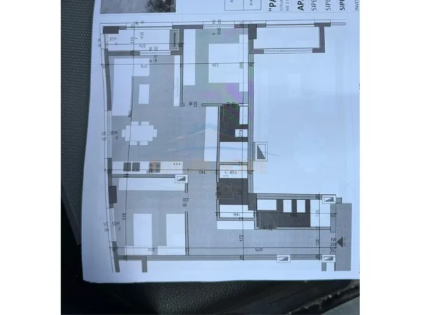 Tirane, shes apartament 2+1+Ballkon Kati 2, 115 m² 201.950 € (Shkoze)