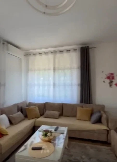 Tirane, shitet apartament 1+1+Ballkon Kati 5, 76 m² 140.692 € (Rruga Don Bosko)