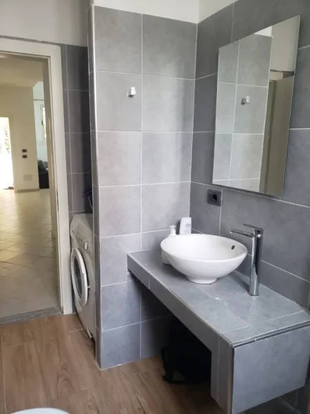 Tirane, shitet apartament Kati 0, 71 m² 76.000 € 