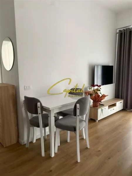 Tirane, jepet me qera apartament 2+1+Ballkon Kati 7, 70 m² 550 € (ALI DEMI)