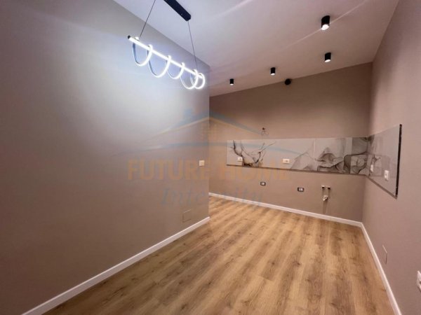 Tirane, shitet apartament 2+1+Ballkon Kati 4, 78 m² 195.000 € 