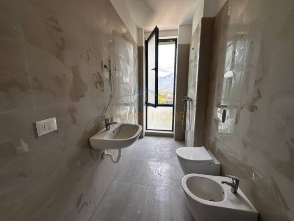 Tirane, shitet apartament 1+1+Ballkon Kati 3, 78 m² 163.000 € (Platinum Residence, në Rrugën Jordan Misja)