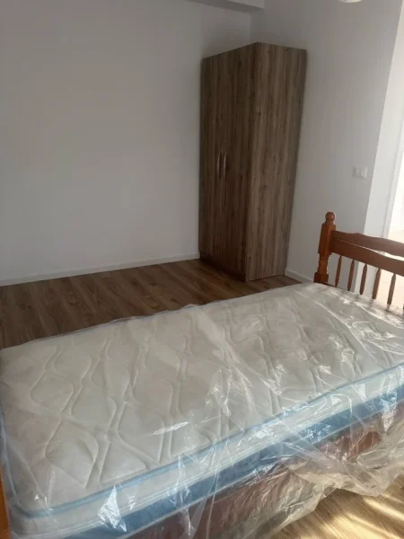 Tirane, jepet me qera Vile 2+1 Kati 1, 90 m² 350 € (Rruga Neco Muka)
