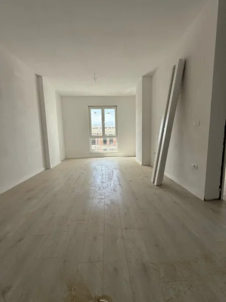 Tirane, shitet apartament 2+1+Ballkon Kati 6, 92 m² 96.000 € (Rruga Gryka e Kacanikut Univers City)