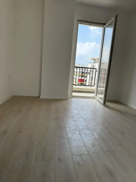Tirane, shitet apartament 2+1+Ballkon Kati 6, 92 m² 96.000 € (Rruga Gryka e Kacanikut Univers City)