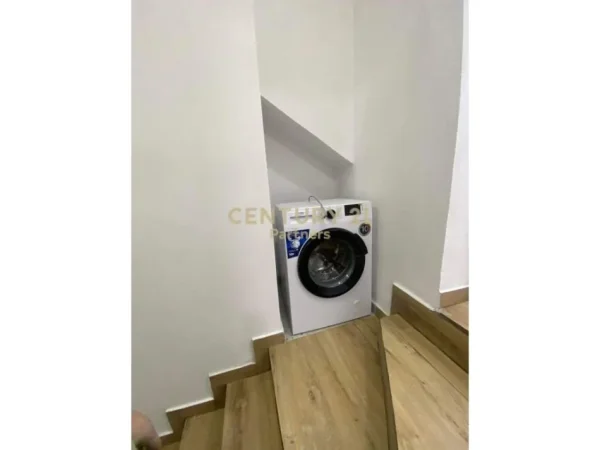 Tirane, jepet me qera apartament Kati 1, 150 m² 400 € 