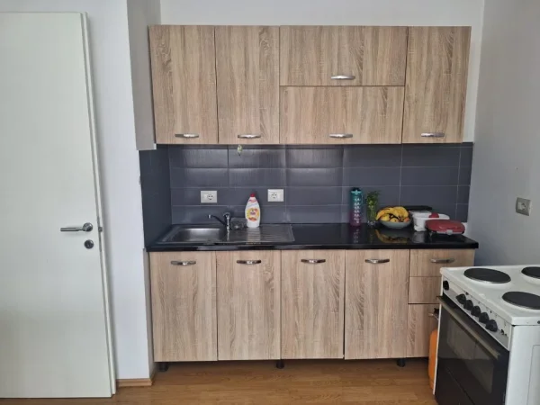 Tirane, jap me qera apartament 2+1 Kati 6, 66 m² 400 € (Rruga Niko Avrami ,perball shkolles 9 vjecare Bajram Curi)