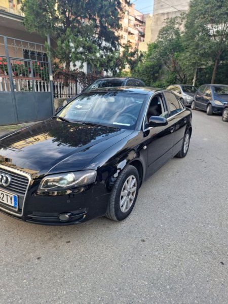 Tirane, shitet makine Audi A4 viti 2005 Benzin+Gaz, e zeze manuale Klima 260.000 km 3.800 €