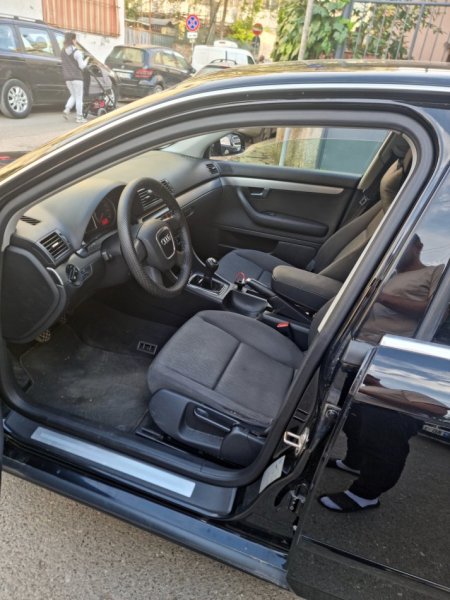 Tirane, shitet makine Audi A4 viti 2005 Benzin+Gaz, e zeze manuale Klima 260.000 km 3.800 €