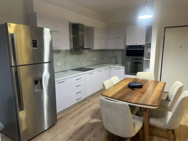 Tirane, jepet me qera apartament 2+1+Aneks+Ballkon , 87 m² 800 € (Hamdi Sina)