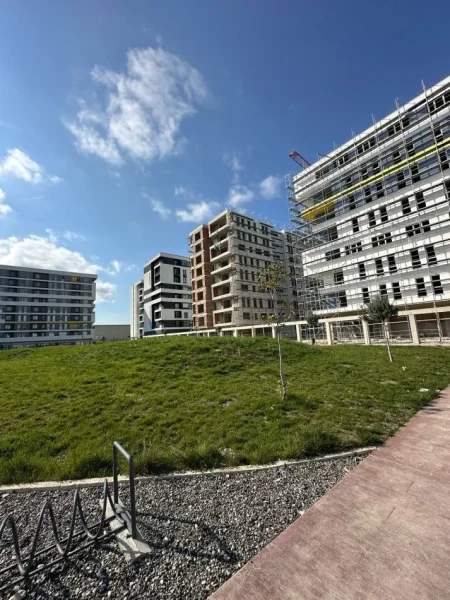 Tirane, shitet apartament 1+1+Ballkon Kati 2, 61 m² 64.000 € (gryka kacanikut)