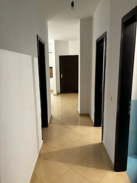 Tirane, jepet me qera apartament 2+1 Kati 3, 96 m² 330 € (Rruga Ardeno)