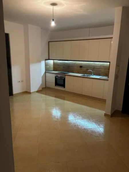 Tirane, jepet me qera apartament 2+1 Kati 3, 96 m² 330 € (Rruga Ardeno)