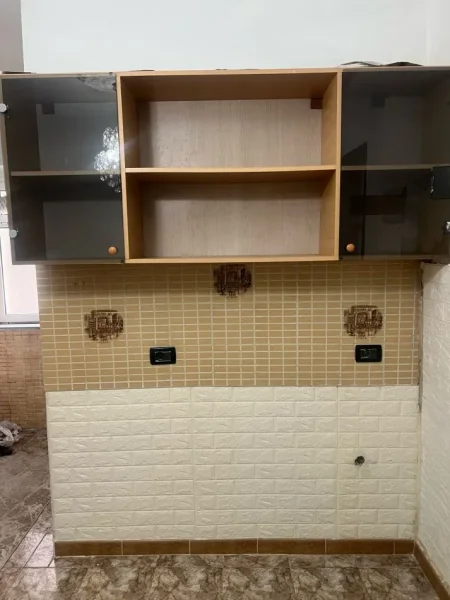 Tirane, jepet me qera apartament 1+1 Kati 1, 35 m² 450 € (Rruga Fortuzi , Prane bar Makador,tek Ministria e Drejtesis)