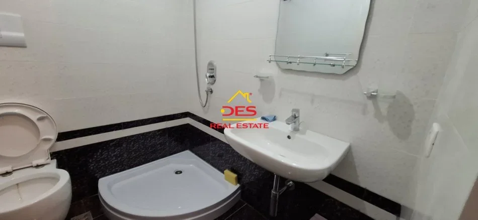Vlore, jepet me qera apartament 1+1+Ballkon Kati 2, 70 m² 500 € (Rruga Aleksandër Moisiu)