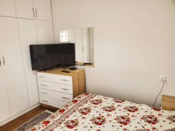 Tirane, shitet apartament 1+1 Kati 8, 63 m² 95.000 € (Shitet Super Apartament 1+1 ne Ybzerisht ME HIPOTEKE.)