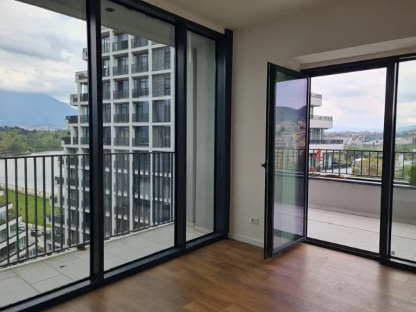 Tirane, jepet me qera apartament 3+1+Ballkon Kati 5, 140 m² 1.500 € (Lake View)