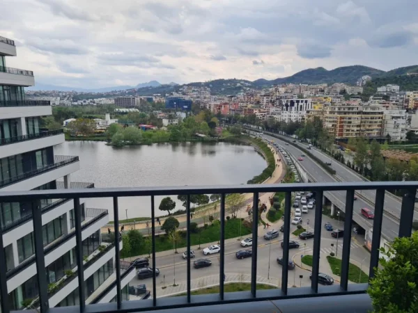 Tirane, jepet me qera apartament 3+1+Ballkon Kati 5, 140 m² 1.500 € (Lake View)