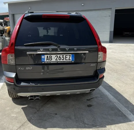 Shitet SUV | Xhip Volvo xc 90 Benzin+Gaz, gri metalizato automatik Kondicioner 200.000 km 9.000 €