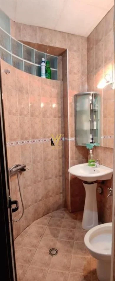 Tirane, shitet apartament 2+1+Ballkon Kati 5, 114 m² 229.000 € (BLLOK)