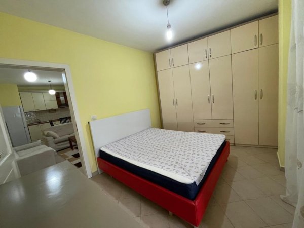 Tirane, jepet me qera apartament 1+1+Ballkon Kati 4, 73 m² 450 € (don bosko)