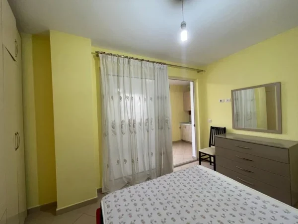 Tirane, jepet me qera apartament 1+1+Ballkon Kati 4, 73 m² 450 € (don bosko)