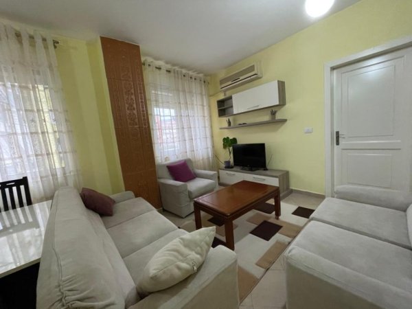 Tirane, jepet me qera apartament 1+1+Ballkon Kati 4, 73 m² 450 € (don bosko)