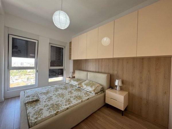 Tirane, jepet me qera apartament 1+1 Kati 10, 65 m² 550 € (21 Dhjetori Kompleksi Kontakt)