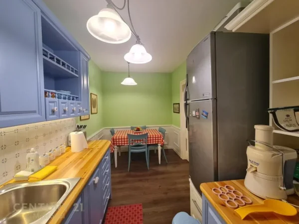 Tirane, jepet me qera apartament 2+1 Kati 1, 120 m² 800 € (Kinostudio)