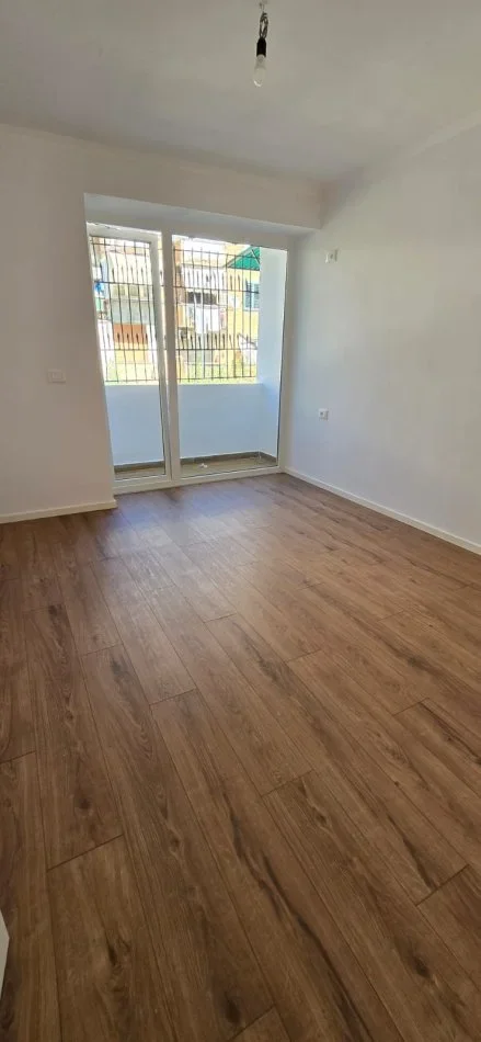 Tirane, shitet apartament 1+1 , (Mozaiku i Tiranes)