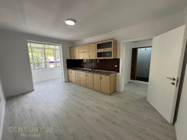 Tirane, shitet apartament 2+1 Kati 2, 64 m² 146.000 € (Rruga Asim Vokshi)