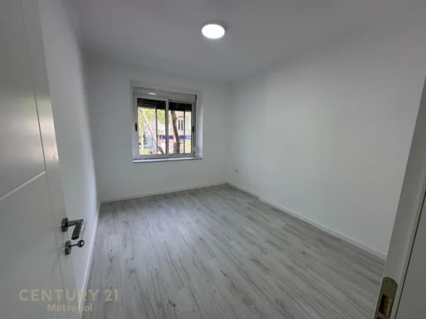 Tirane, shitet apartament 2+1 Kati 2, 64 m² 146.000 € (Rruga Asim Vokshi)