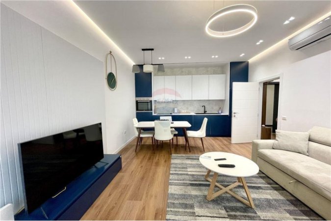 Tirane, jepet me qera apartament 1+1+Ballkon Kati 8, 66 m² 800 € 