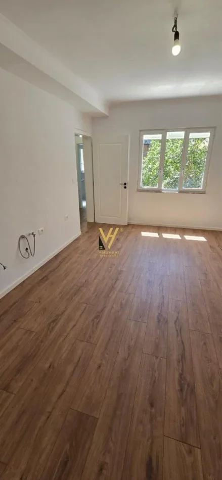 Tirane, shitet apartament 1+1+Ballkon Kati 2, 49 m² 125.000 € (MOZAIKU)