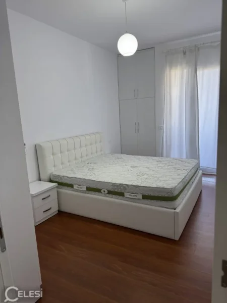 Tirane, jepet me qera apartament 2+1+Ballkon Kati 8, 80 m² 600 € (NDRE MJEDA ISH PARKU)