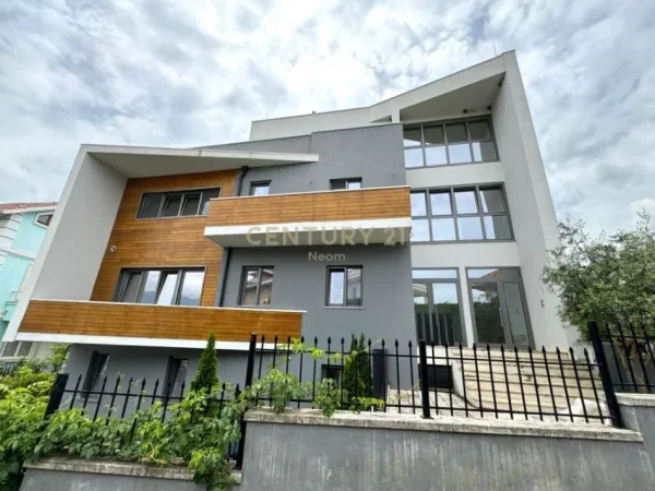 Tirane, shitet Vile 3 Katshe Kati 3, 558 m² 1.169.800 € (Neom92882)