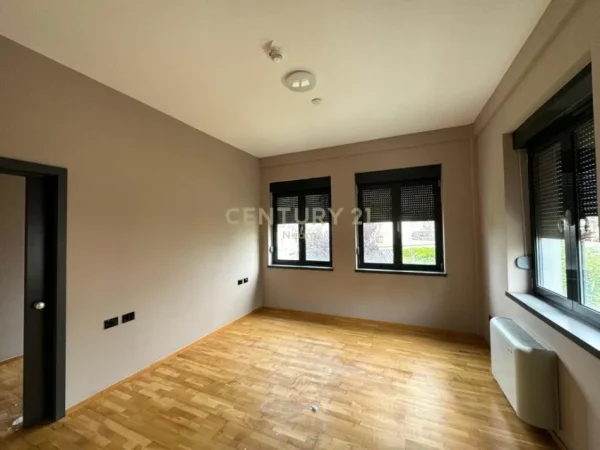 Tirane, shitet Vile 3 Katshe Kati 3, 558 m² 1.169.800 € (Neom92882)