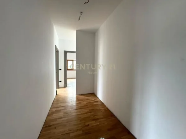 Tirane, shitet Vile 3 Katshe Kati 3, 558 m² 1.169.800 € (Neom92882)