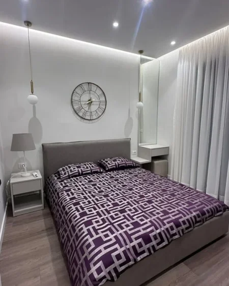 Tirane, jepet me qera apartament 1+1+Ballkon Kati 5, 65 m² 550 € (Fusha e Aviacionit)
