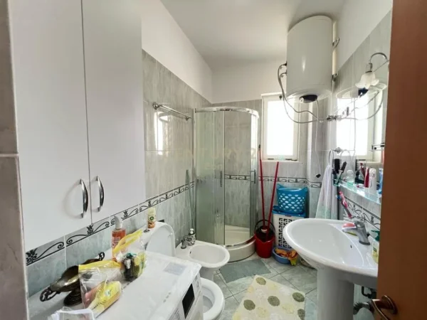 Durres, shitet apartament 1+1+Ballkon Kati 2, 77 m² 100.000 € (golem)