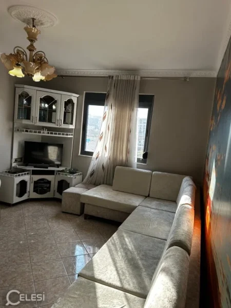 Tirane, jepet me qera apartament 2+1+Ballkon Kati 6, 80 m² 420 € (LAPRAKE)