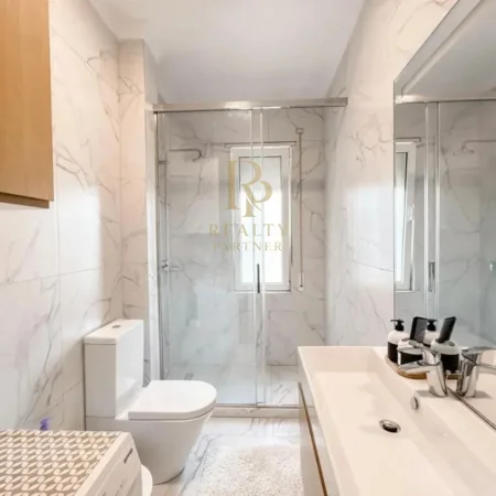 Tirane, shitet apartament 3+1+Ballkon Kati 4, 123 m² 250.000 € (Kopeshti Botanik)