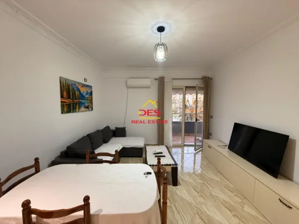 Vlore, jepet me qera apartament 2+1+Ballkon Kati 3, 72 m² 158.000 € (Rruga Murat Tërbaçi)