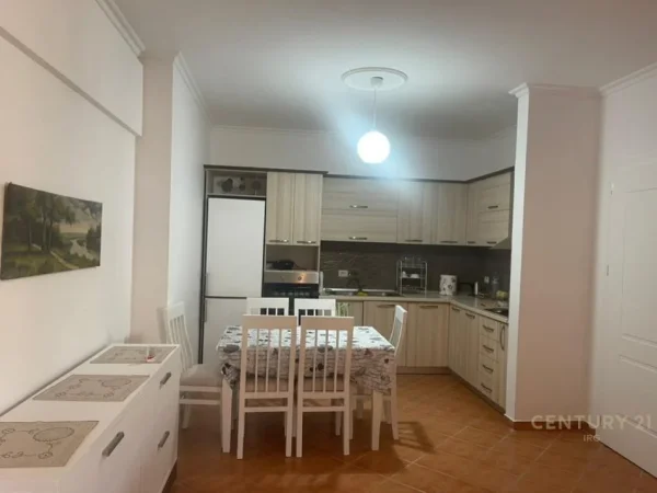 Tirane, shitet 3+1 Kati 8, 108 m² 135.000 € (Prane Viles L Astir)