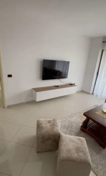 Tirane, jepet me qera apartament 2+1+Ballkon Kati 5, 110 m² 500 € (ASTIR VILA L)